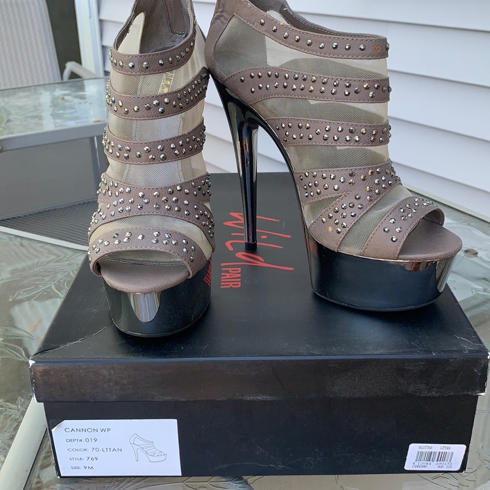 Wild Pair | Canon | Taupe/tan | Size 9